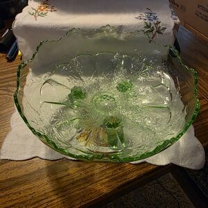 Beautiful Vintage 1930's Fenton Stag And Holly Green Uranium Glass Bowl